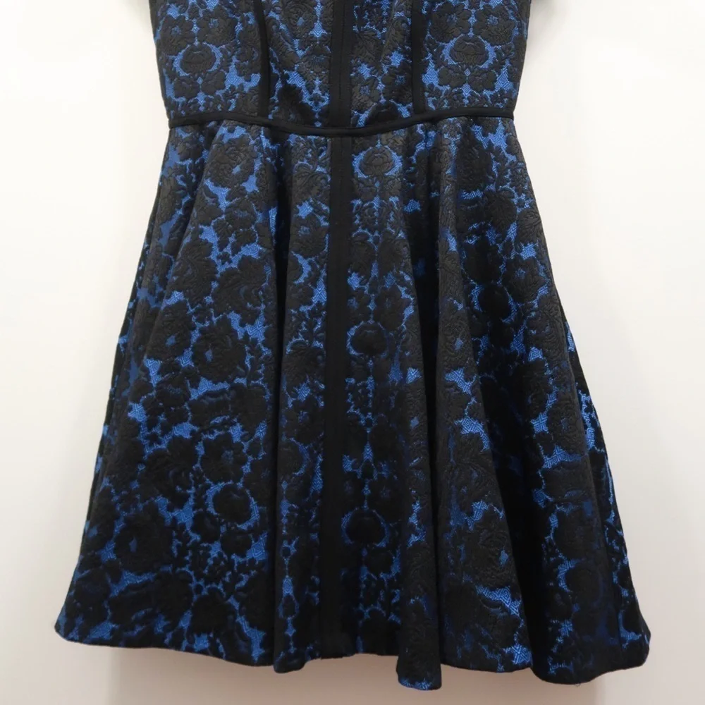 BLACK HALO Brocade Aria Dress 8 - Picture 8 of 12